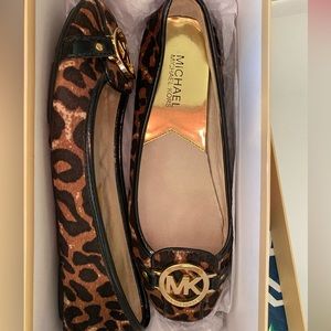 Michael Kors flats. Size 7. New.
